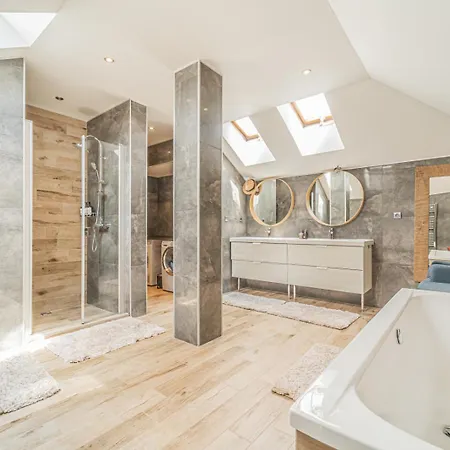 Sara S Bazenem A Infrasaunou Na Kraji Prahy Willa