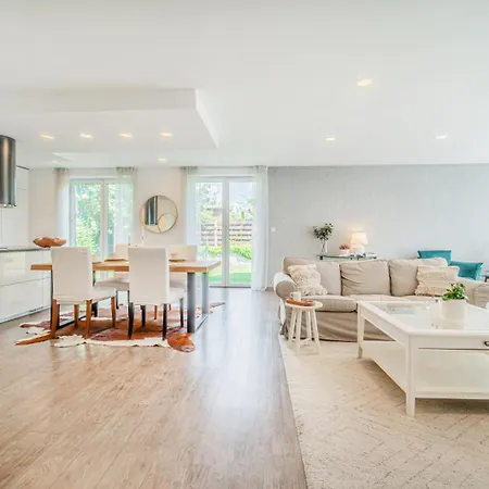 Sara S Bazenem A Infrasaunou Na Kraji Prahy Willa