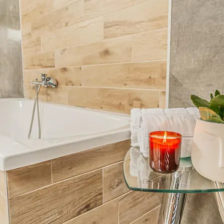 Sara S Bazenem A Infrasaunou Na Kraji Prahy Willa *