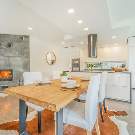 Willa Sara S Bazenem A Infrasaunou Na Kraji Prahy