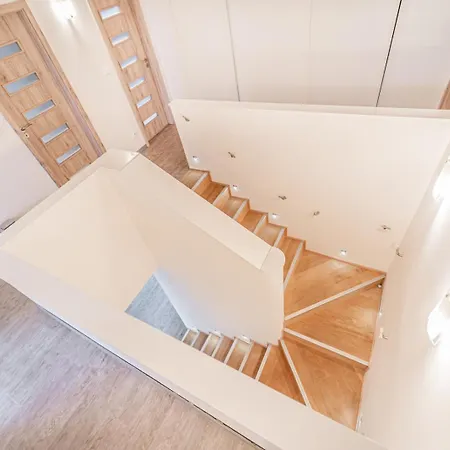 Sara S Bazenem A Infrasaunou Na Kraji Prahy Willa *